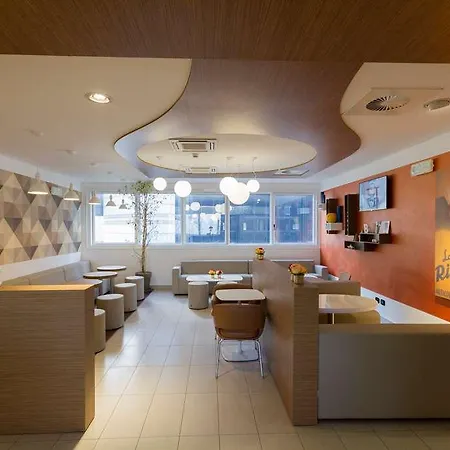 米兰赛尼斯加里波第酒店 3* 米兰