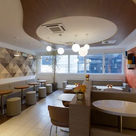 米兰赛尼斯加里波第酒店 酒店