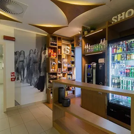 米兰赛尼斯加里波第酒店