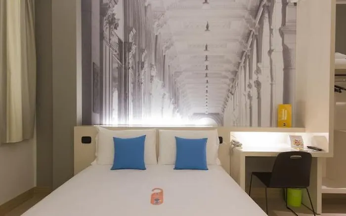 Szálloda Cenisio Garibaldi 3*